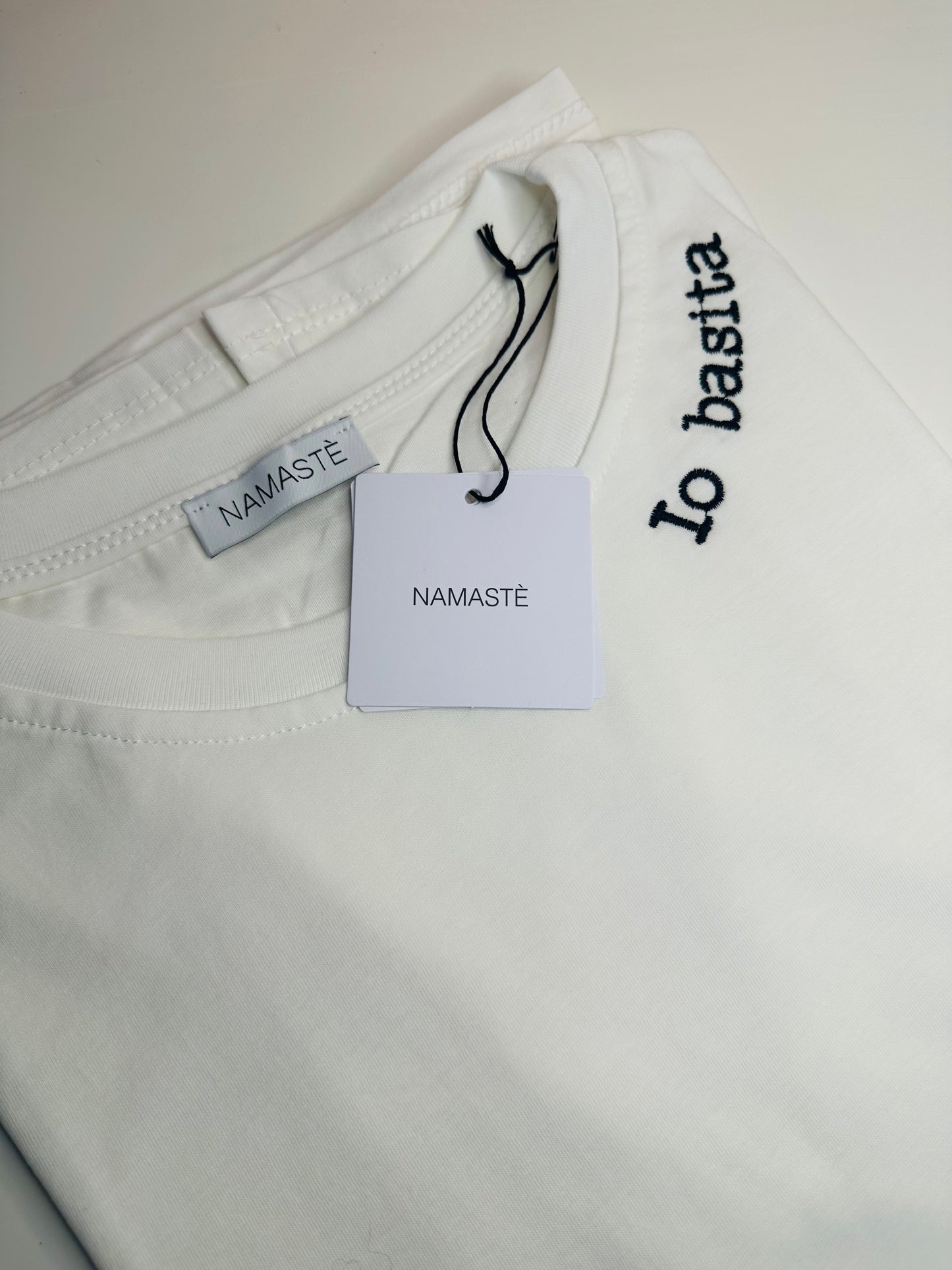 T-shirt ricamo basita