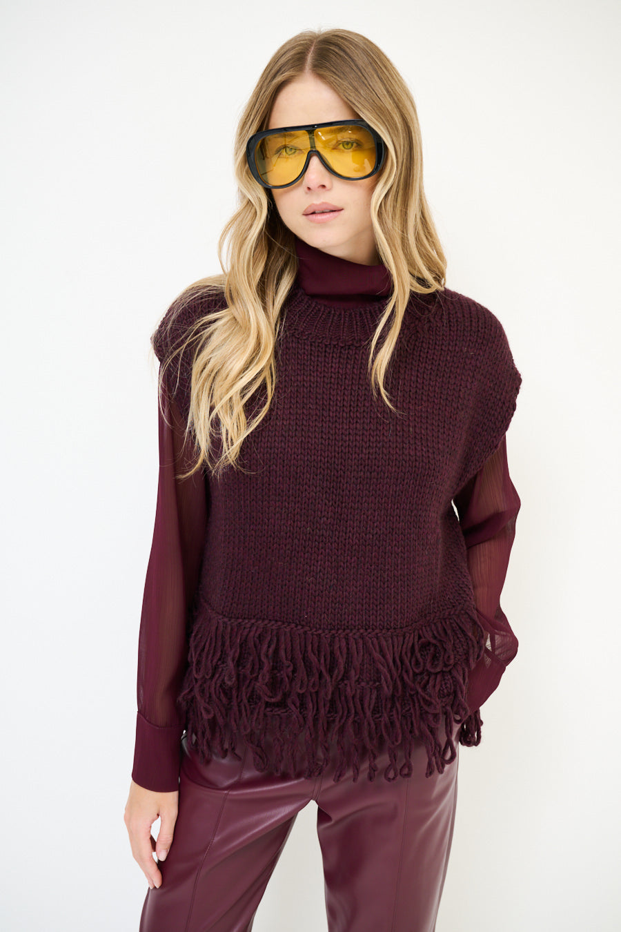 Gilet over crop con frange KIKISIX