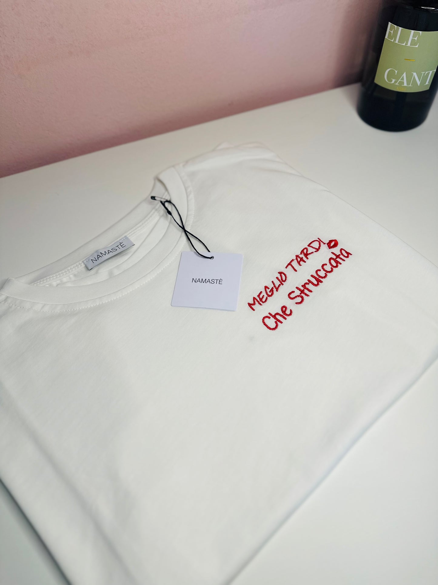 T-shirt ricamo meglio tardi che struccata