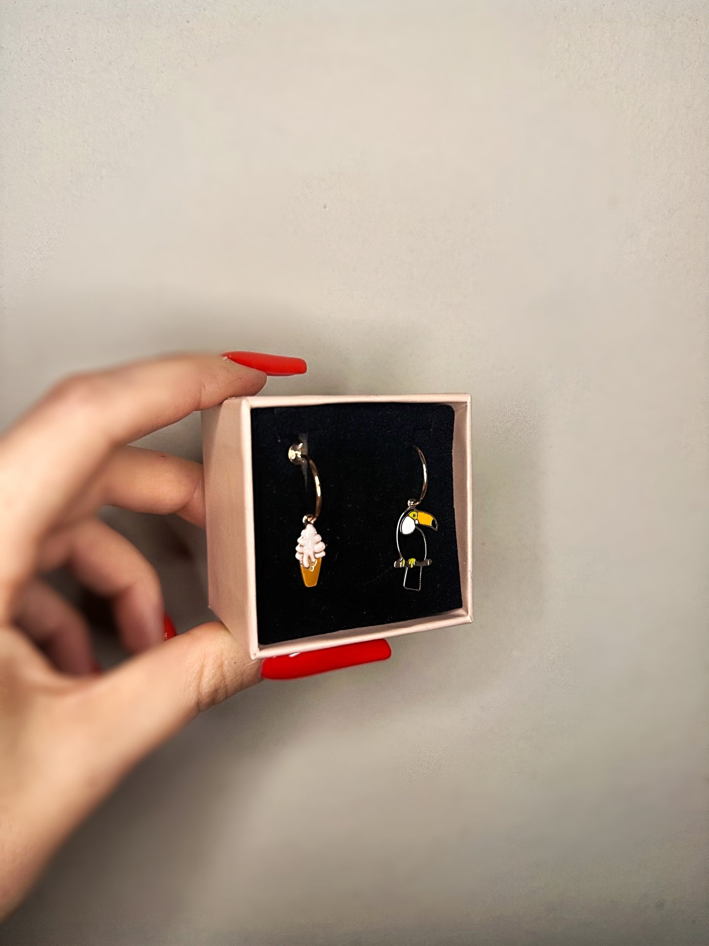 Orecchini Micro Cerchio con Charm