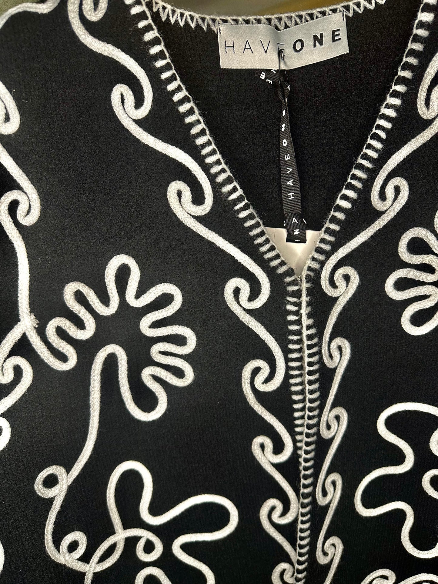 Gilet HaveOne Nero con ricamo