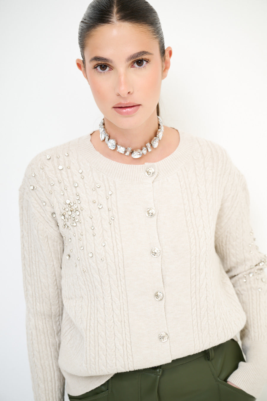 Cardigan a treccia con perle più colori KIKISIX