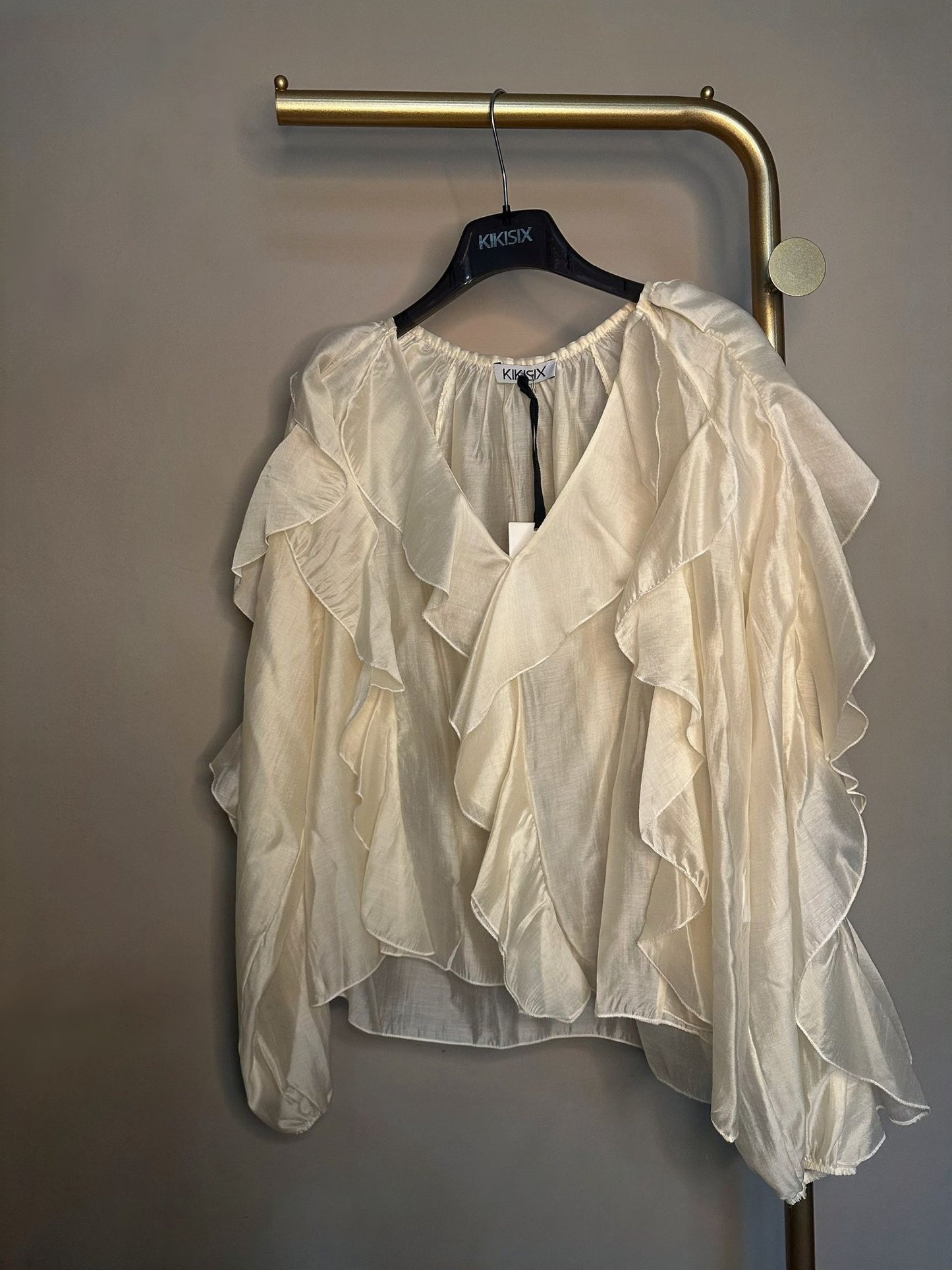 Blusa scollo V rouches KIKISIX